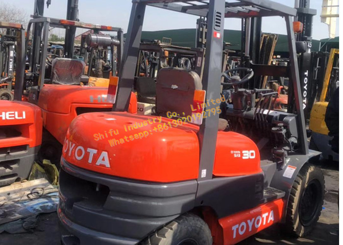 Second Hand Forklifts TOYOTA FD30 used diesel engine forklifts 8t 6t 5t